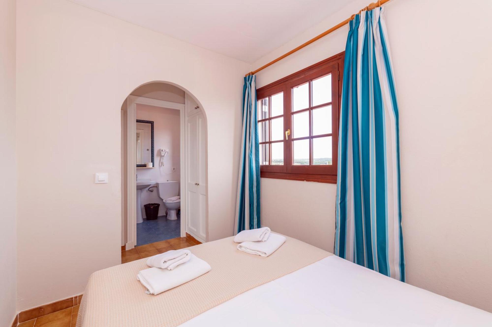 Siesta Mar One Bedroom Apartments Cala En Porter  ภายนอก รูปภาพ