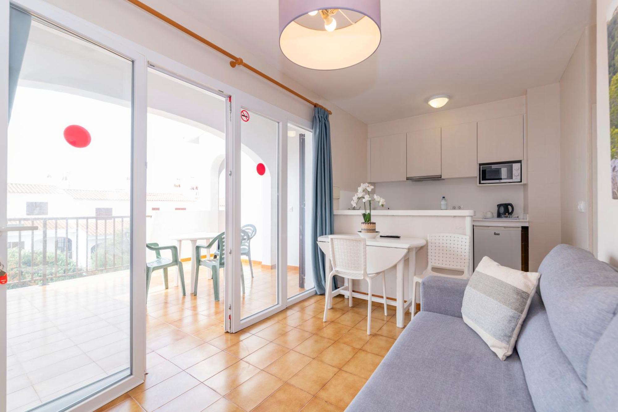 Siesta Mar One Bedroom Apartments Cala En Porter  ภายนอก รูปภาพ